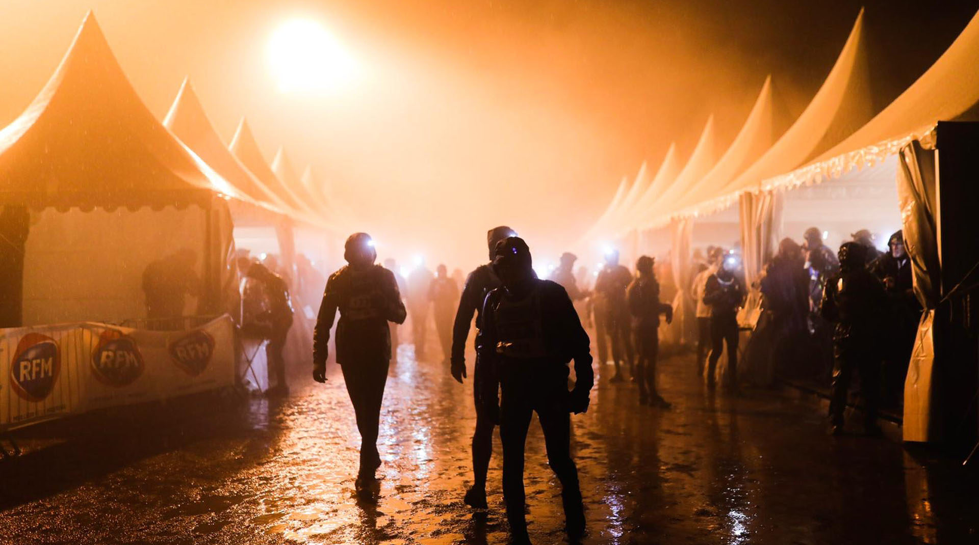 Tentes installée par Meetings pour la SaintéLyon