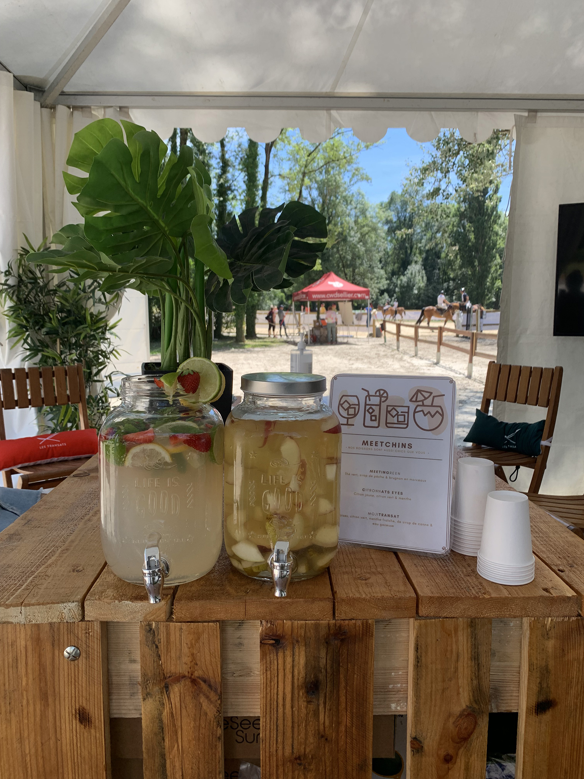 Rafraichissement lors du Jumping des îles