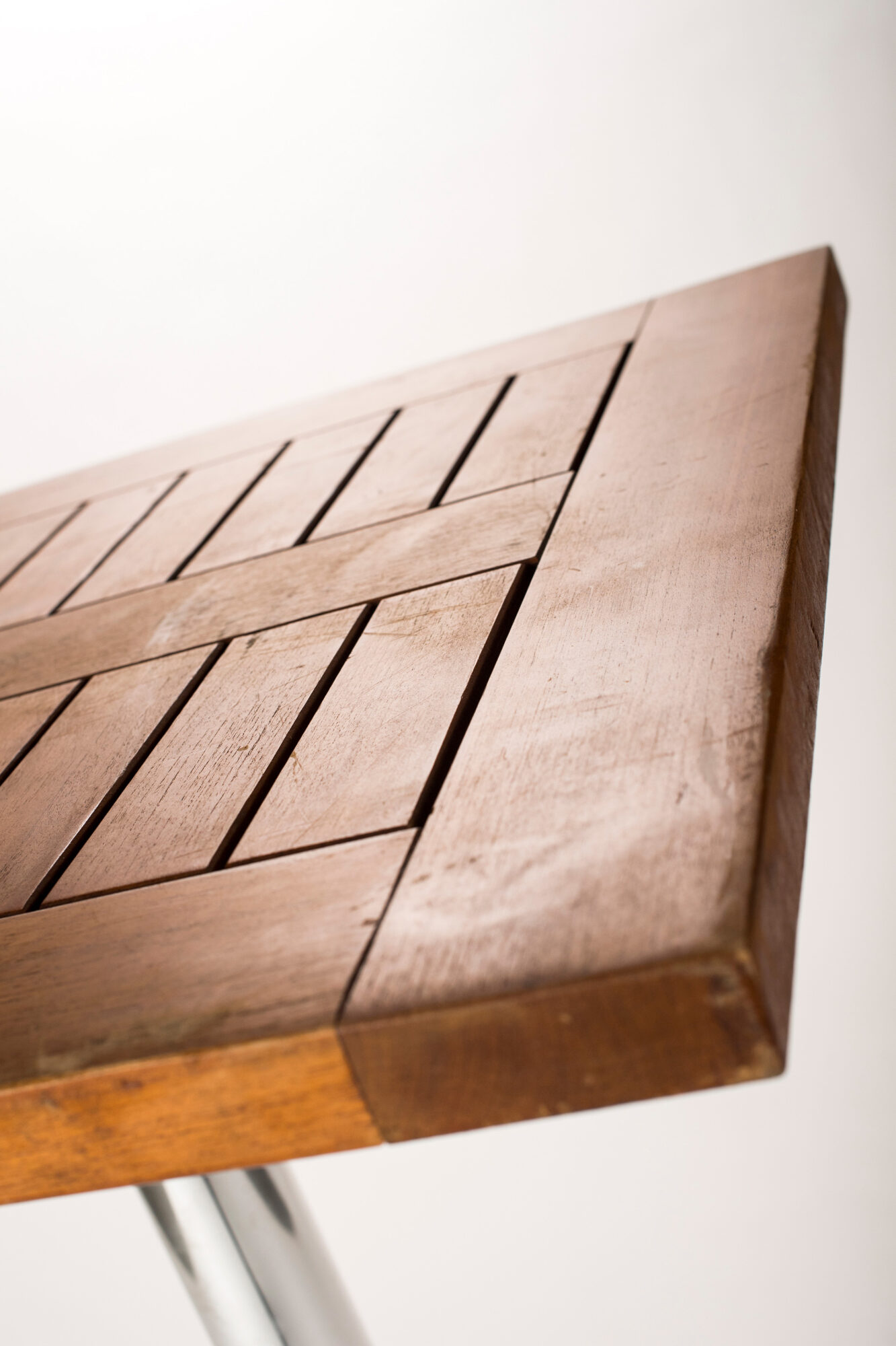 détail plateau teck