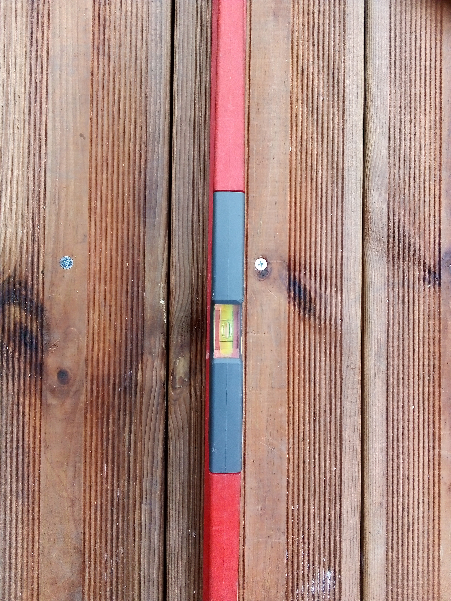 Meetings et ses équipes mettent tout leur savoir-faire dans la réalisation et l'installation de terrasses sur-mesure.