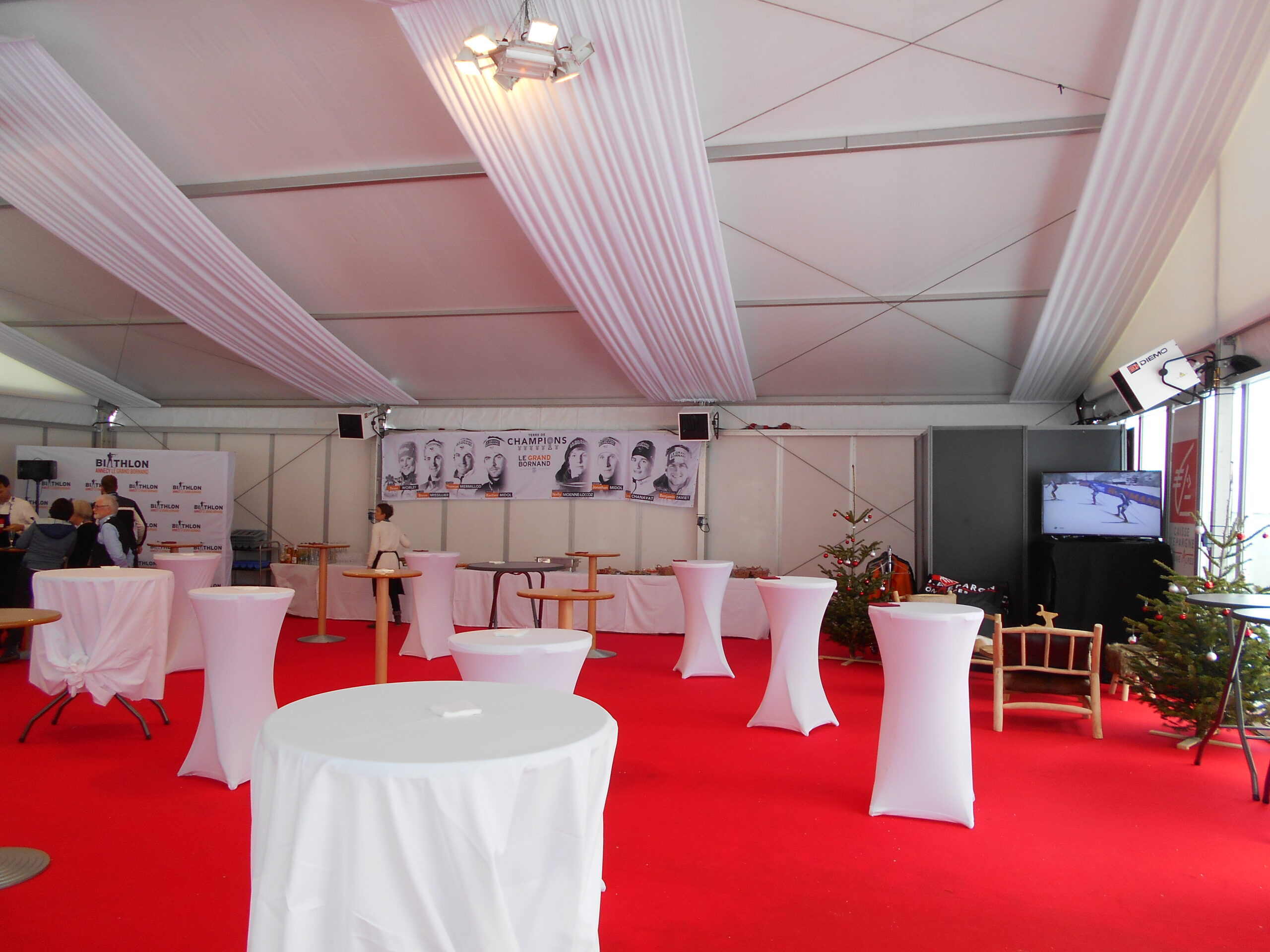 Mobilier meetings pour la coupe du monde de biathlon homme