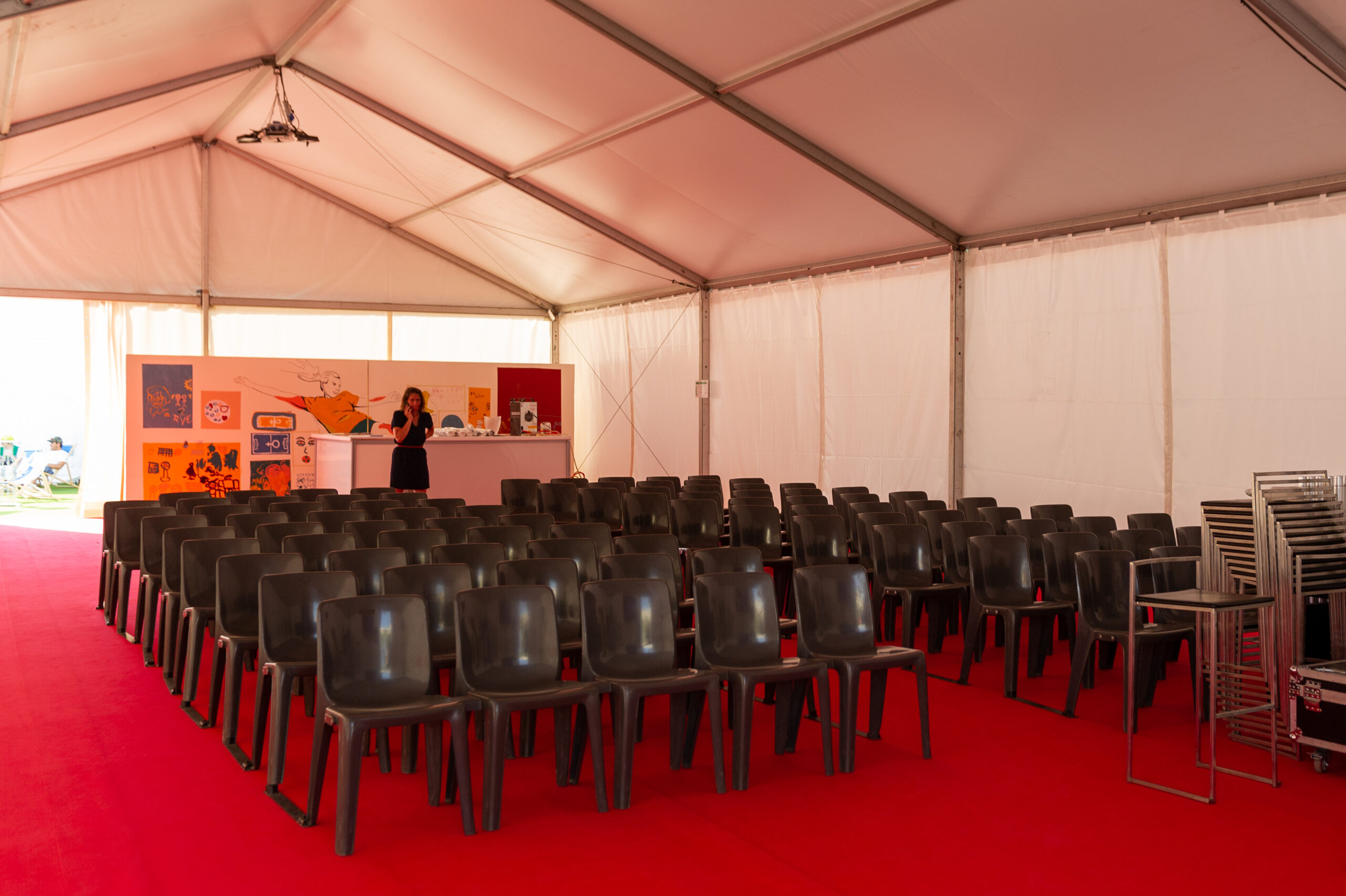 Chaises Denver de Meetings dans le village FFE