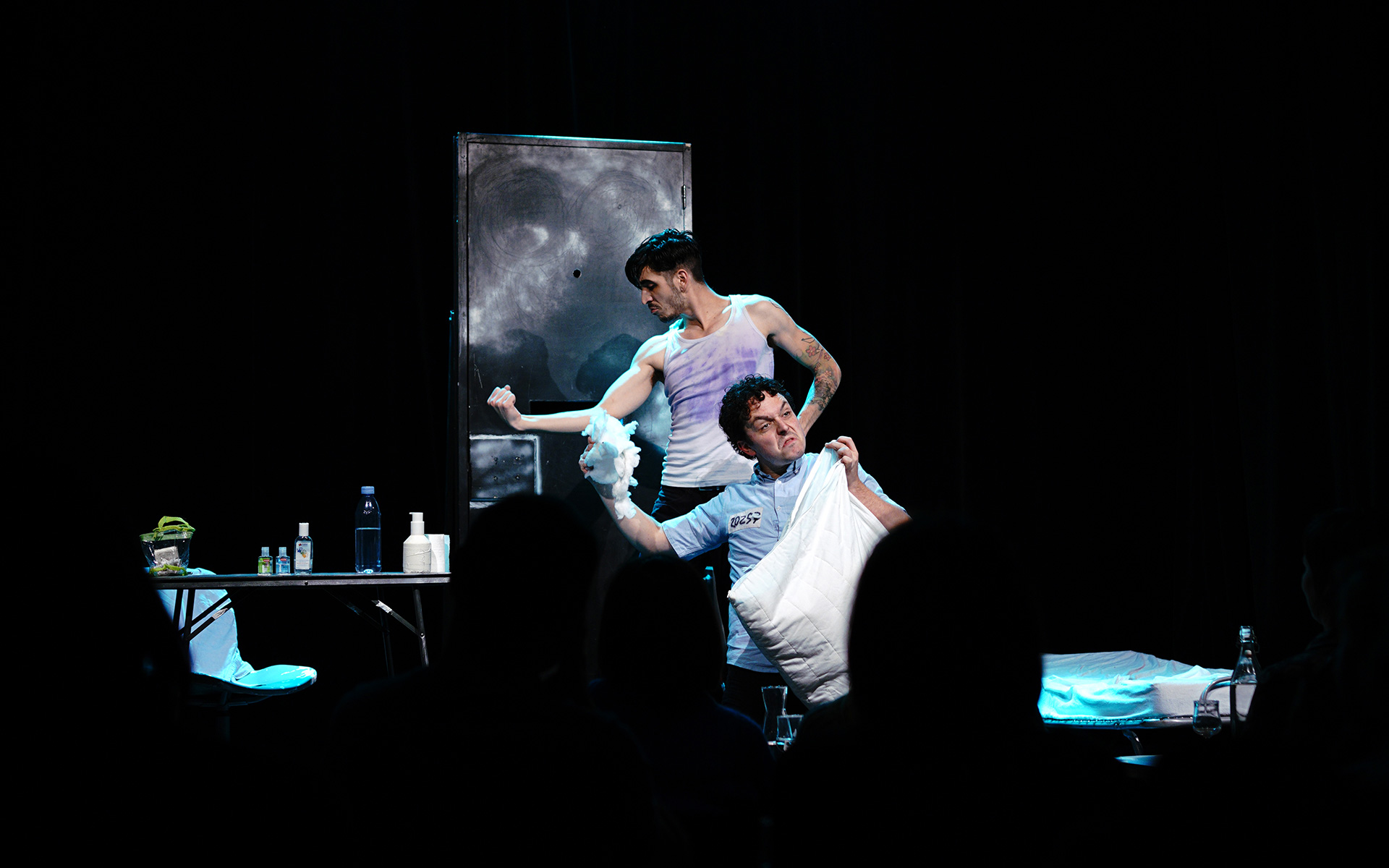 meetings_theatre_lulu_detenus_a_tout_prix_piece_spectacle_2022_evenement_lyon