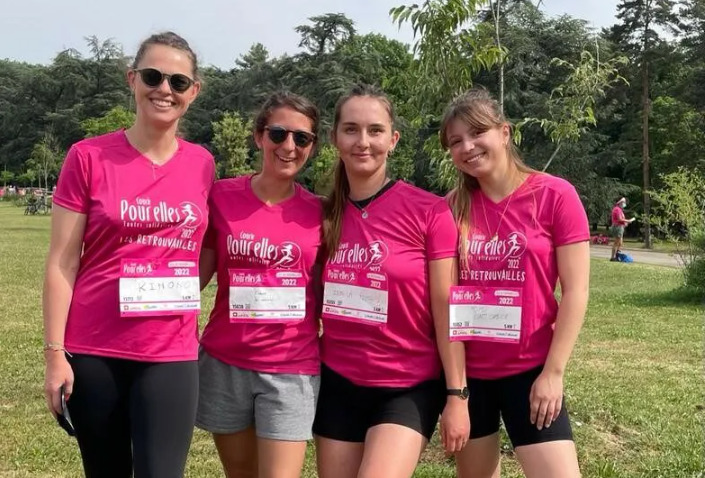 L'équipe féminine de la société Meetings aux couleurs de Courir pour elles ce samedi 14 mai !