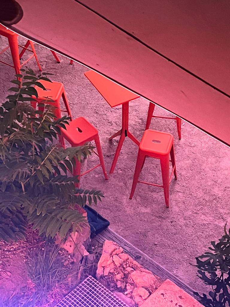 Ensemble tabouret et table Tolix - Jazz à Vienne